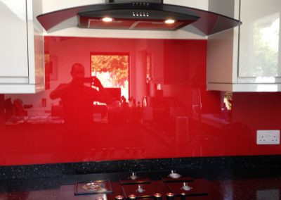 Red kitchen splashback